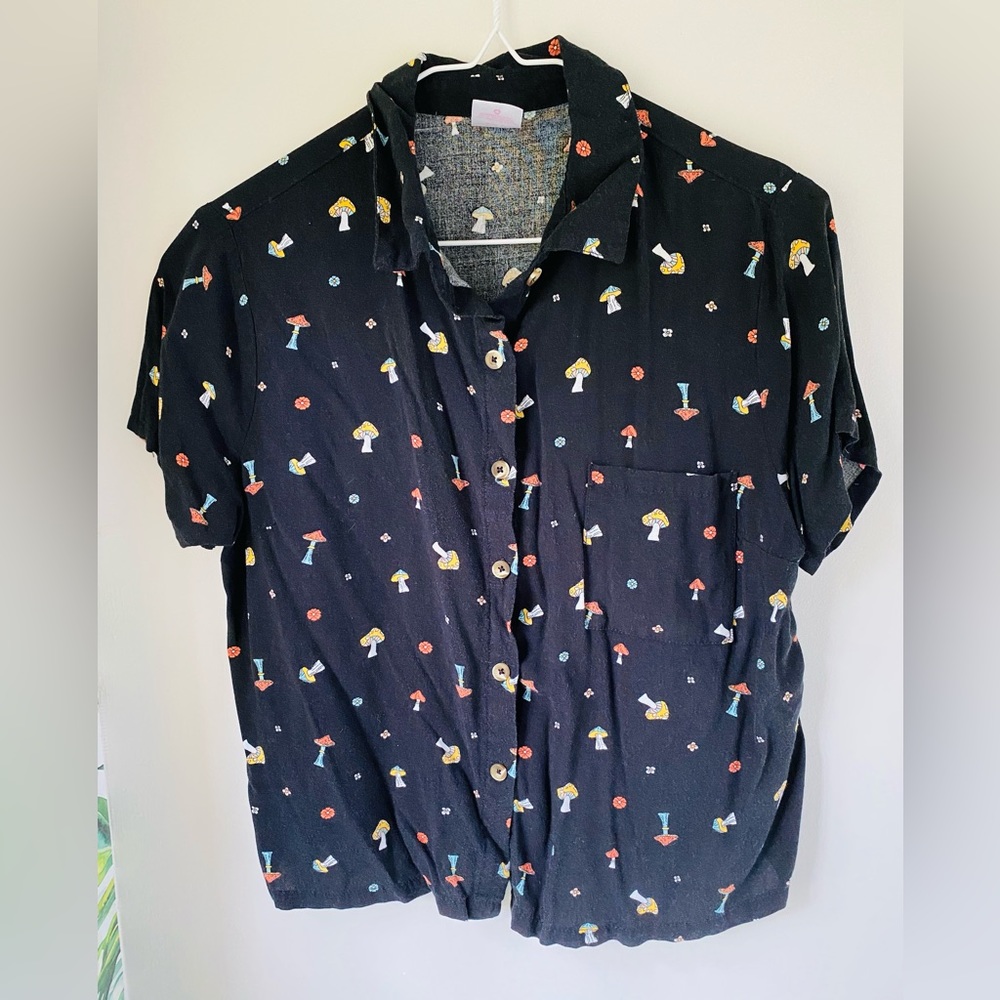 ✨No Boundaries Black Mushroom Print Buttoned Front Pocket Short Sleeve Shirt✨